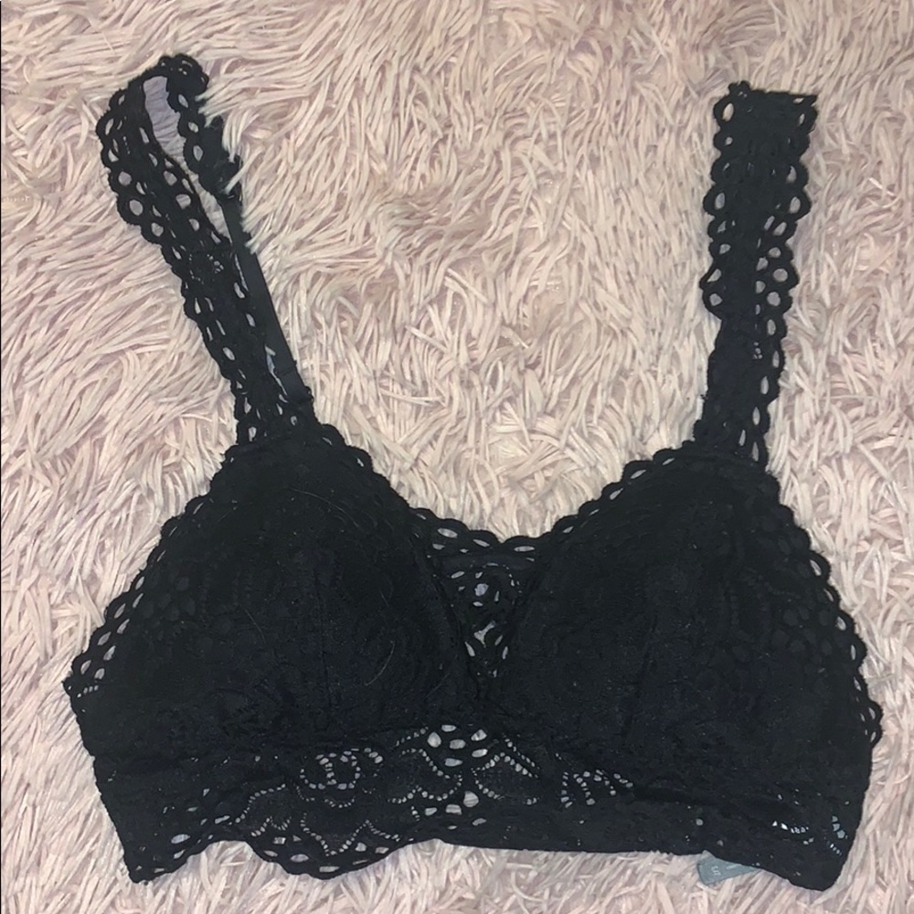 Adorable aerie black lace bralette